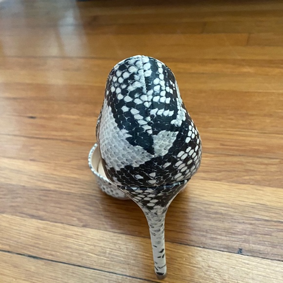 Snakeskin pumps 🐍✨ - Picture 4 of 4